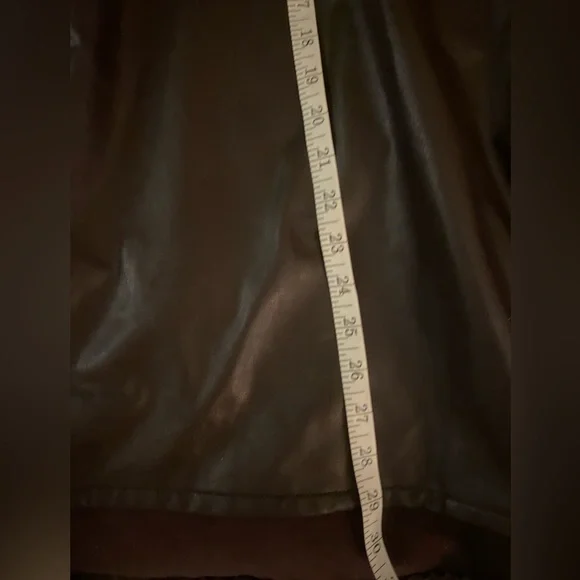 🎀 Gorgeous Faux Leather Midi Dress with Cinch Waist Size Small 4-6 - Picture 7 of 8